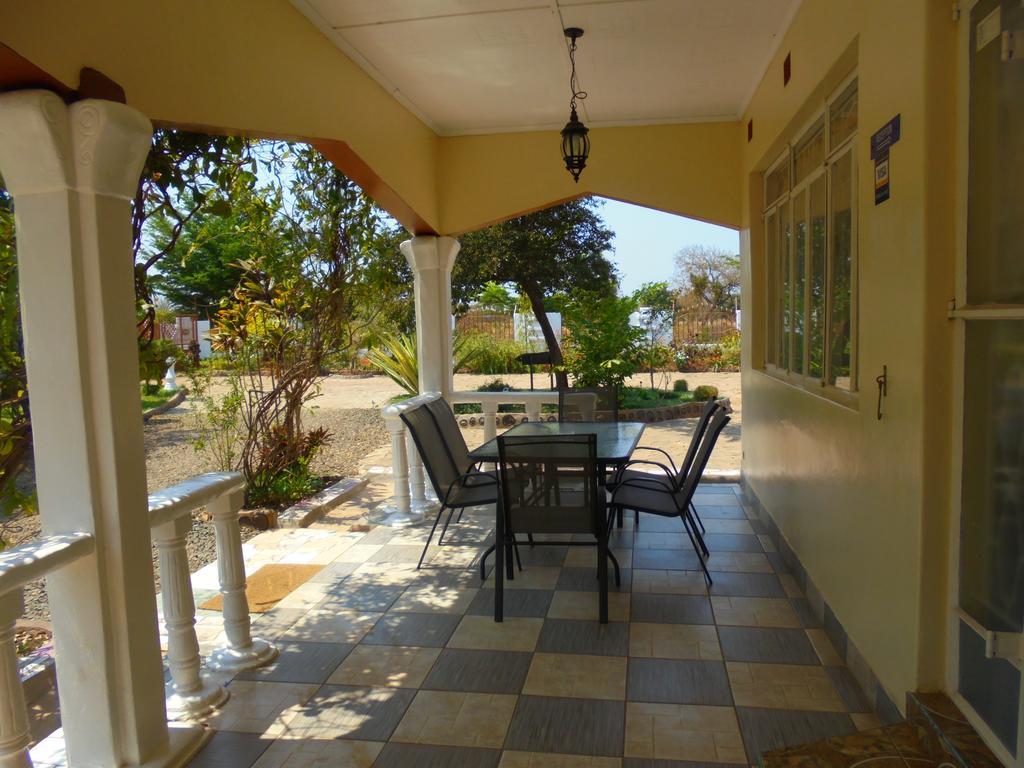 White Rose Lodge Livingstone Exterior foto